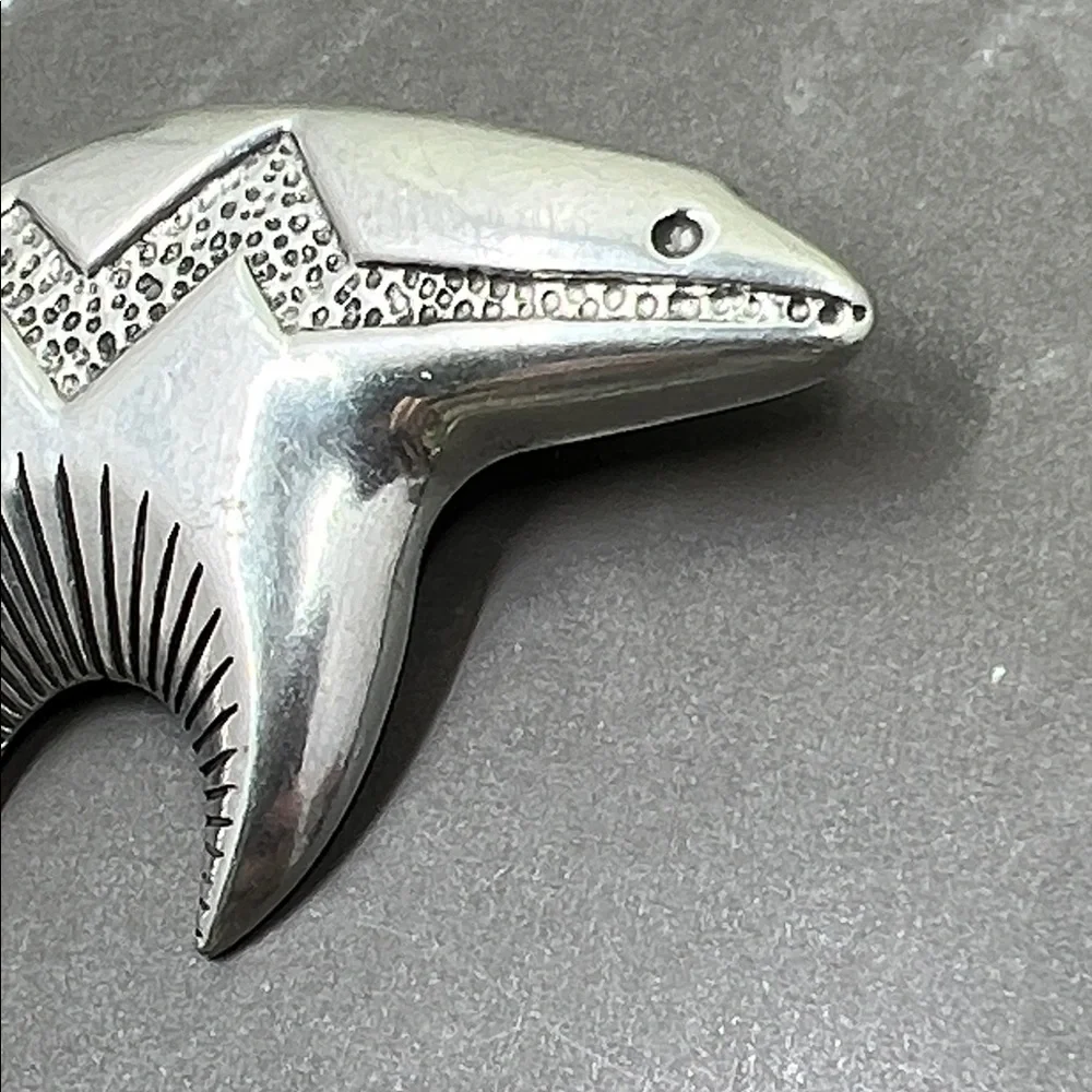 Vintage 1989 Navajo Pewter Spirit Bear Pin Pendant - Picture 2 of 7